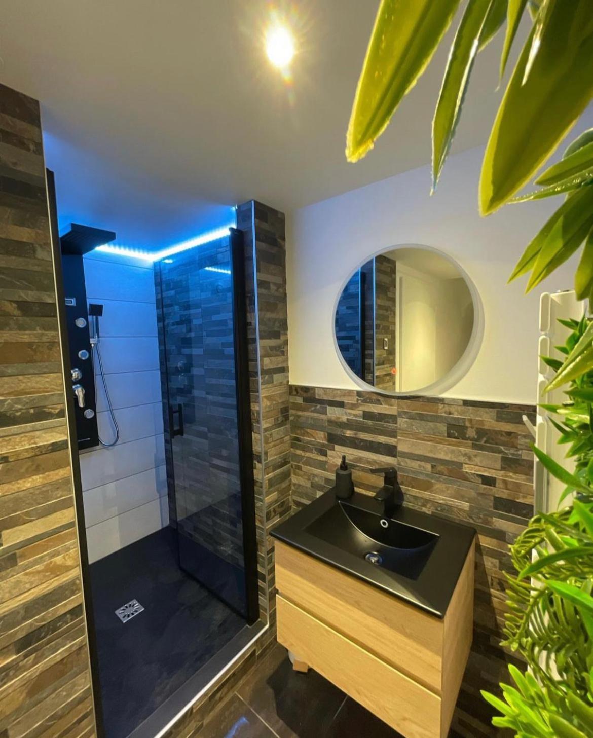 Love Room: Aux Plaisirs Des Sens Jacuzzi Prive Barr Eksteriør bilde